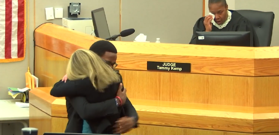 'I forgive you' Botham Jean's brother hugs Amber Guyger after she gets 10 years in prison 2.mp4